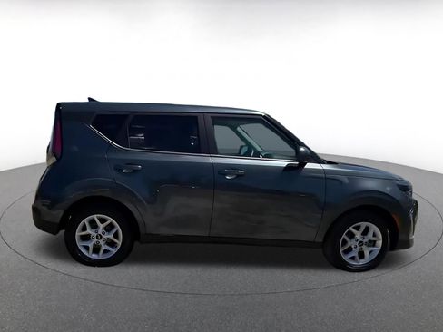 Used 2025 Kia Soul LX w/ LX Technology Package FWD image 17