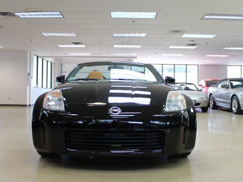 Used 2004 Nissan 350Z Touring RWD image 39