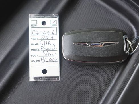 Used 2019 Chrysler Pacifica Touring-L w/ S Appearance Package FWD image 33