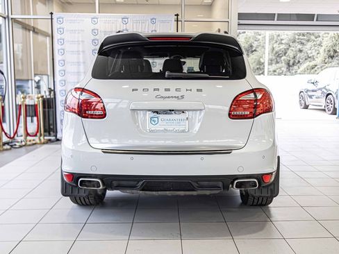 Used 2014 Porsche Cayenne Platinum Edition image 15