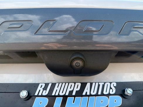 Used 2023 Ford Explorer XLT w/ Equipment Group 202A AWD/4WD image 20