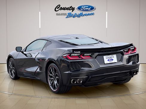 Used 2024 Chevrolet Corvette Stingray Preferred Cpe w/ Stealth Interior Trim Package RWD image 18