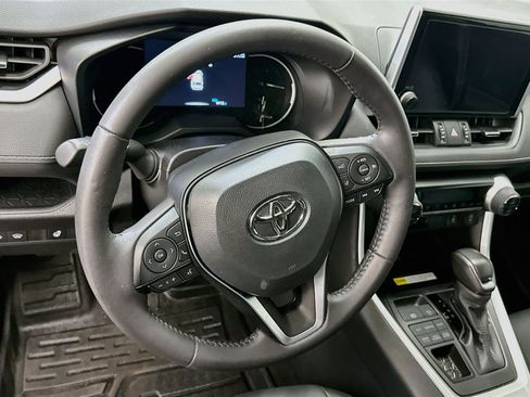 Used 2025 Toyota RAV4 XLE Premium w/ Weather Package AWD/4WD image 18