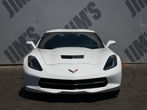 Used 2016 Chevrolet Corvette Stingray Coupe RWD image 2