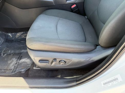 Used 2025 Toyota RAV4 XLE FWD image 14