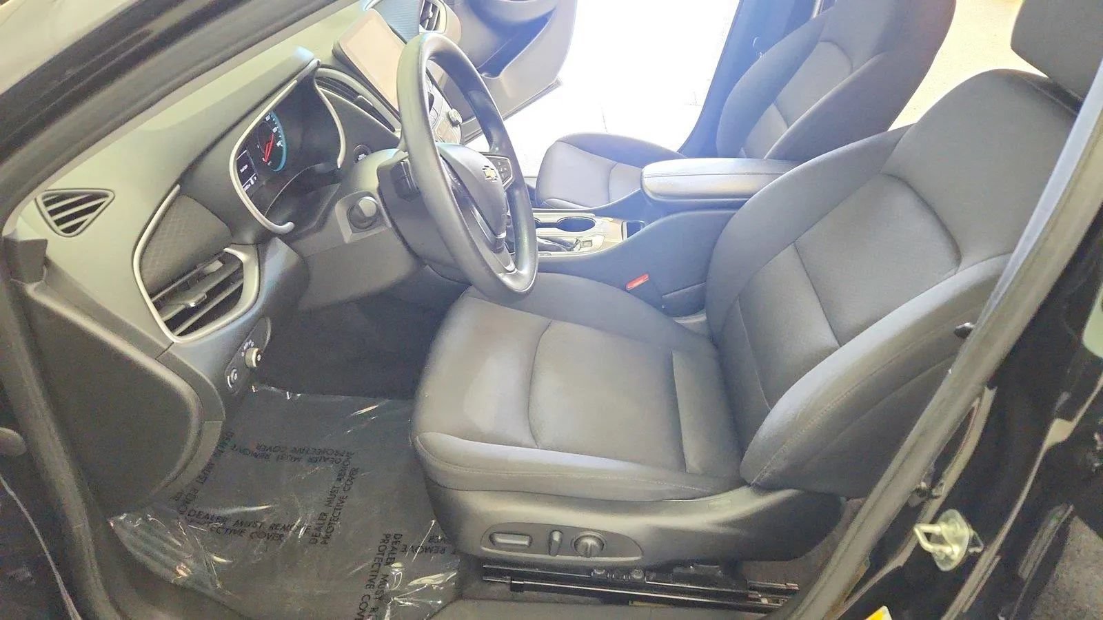 Used 2025 Chevrolet Malibu LT FWD image 14