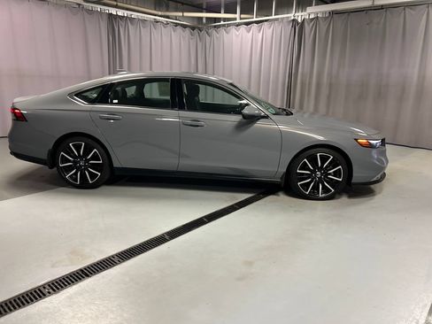 Used 2023 Honda Accord Touring image 8