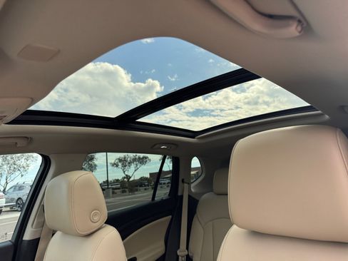 Used 2019 Buick Envision Premium w/ Driver Confidence Package image 33