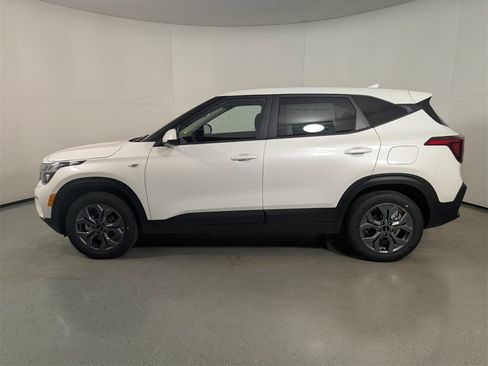 New 2026 Kia Seltos LX image 4