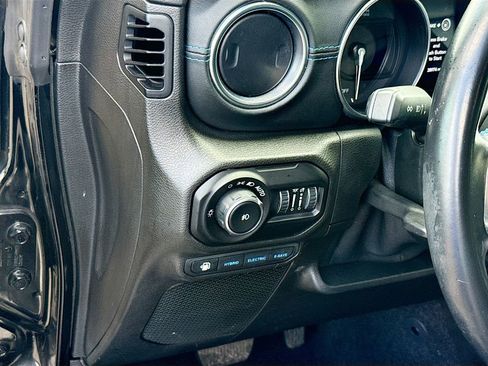 Used 2021 Jeep Wrangler Unlimited Rubicon 4xe image 11