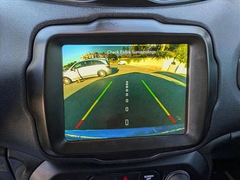 Used 2022 Jeep Renegade Latitude w/ Convenience Group image 14