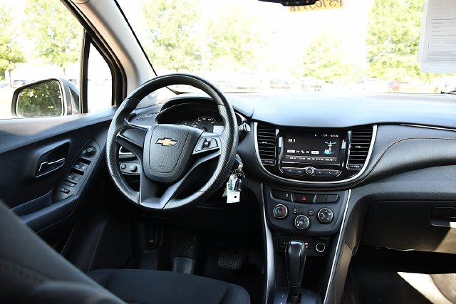 Used 2017 Chevrolet Trax LS FWD image 19