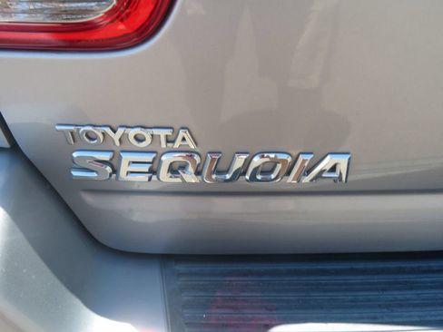 Used 2006 Toyota Sequoia SR5 AWD/4WD image 15