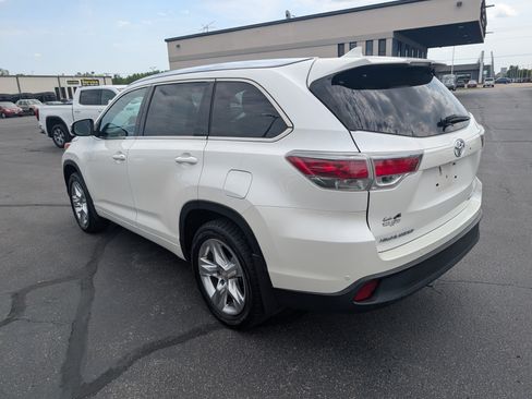 Used 2015 Toyota Highlander Limited w/ Driver Technology Package AWD/4WD image 6
