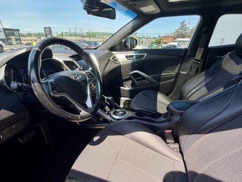 Used 2016 Hyundai Veloster w/ Option Group 02 FWD image 19