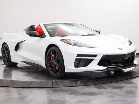 Used 2021 Chevrolet Corvette Stingray Premium Conv w/ Z51 Performance Package RWD image 23