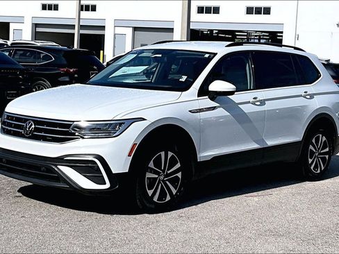 Certified 2022 Volkswagen Tiguan S FWD image 9