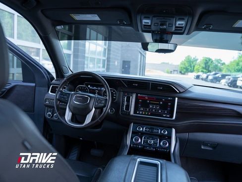 Used 2021 GMC Yukon XL Denali w/ Denali Premium Package AWD/4WD image 28