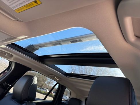 Used 2024 MAZDA CX-50 AWD 2.5 S w/ Premium Package image 18