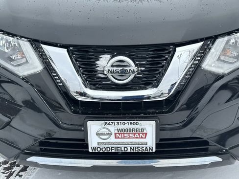 Used 2017 Nissan Rogue S image 9