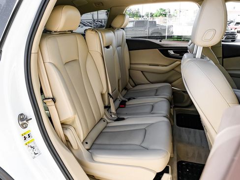 Used 2018 Audi Q7 3.0T Prestige image 41