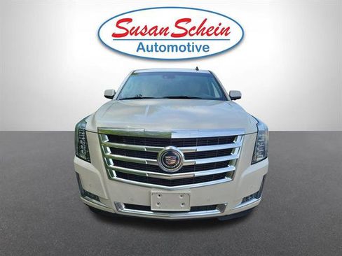 Used 2015 Cadillac Escalade Premium image 30