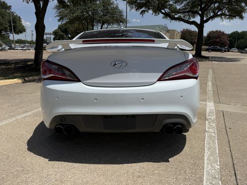 Used 2015 Hyundai Genesis 3.8 RWD image 6