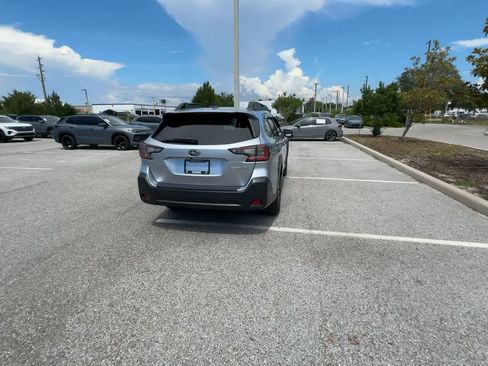 Used 2024 Subaru Outback Premium AWD/4WD image 7