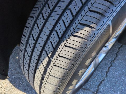 Used 2023 Cadillac XT4 Premium Luxury image 12