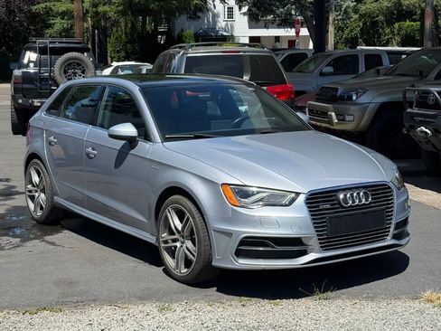 Used 2016 Audi A3 e-tron Premium Plus w/ Premium Plus Package FWD image 1