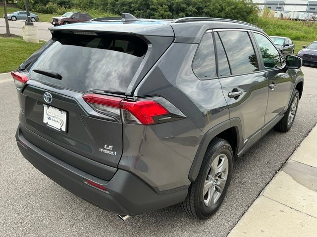 Used 2024 Toyota RAV4 LE AWD/4WD image 7