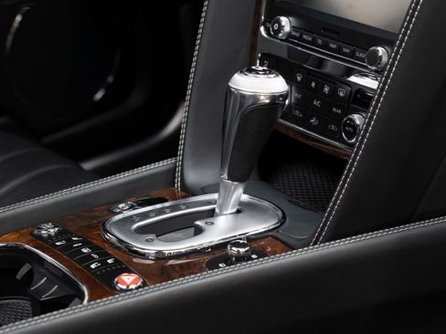 Used 2014 Bentley Flying Spur W12 image 38