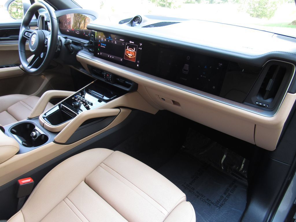 Certified 2025 Porsche Cayenne E-Hybrid AWD/4WD image 20