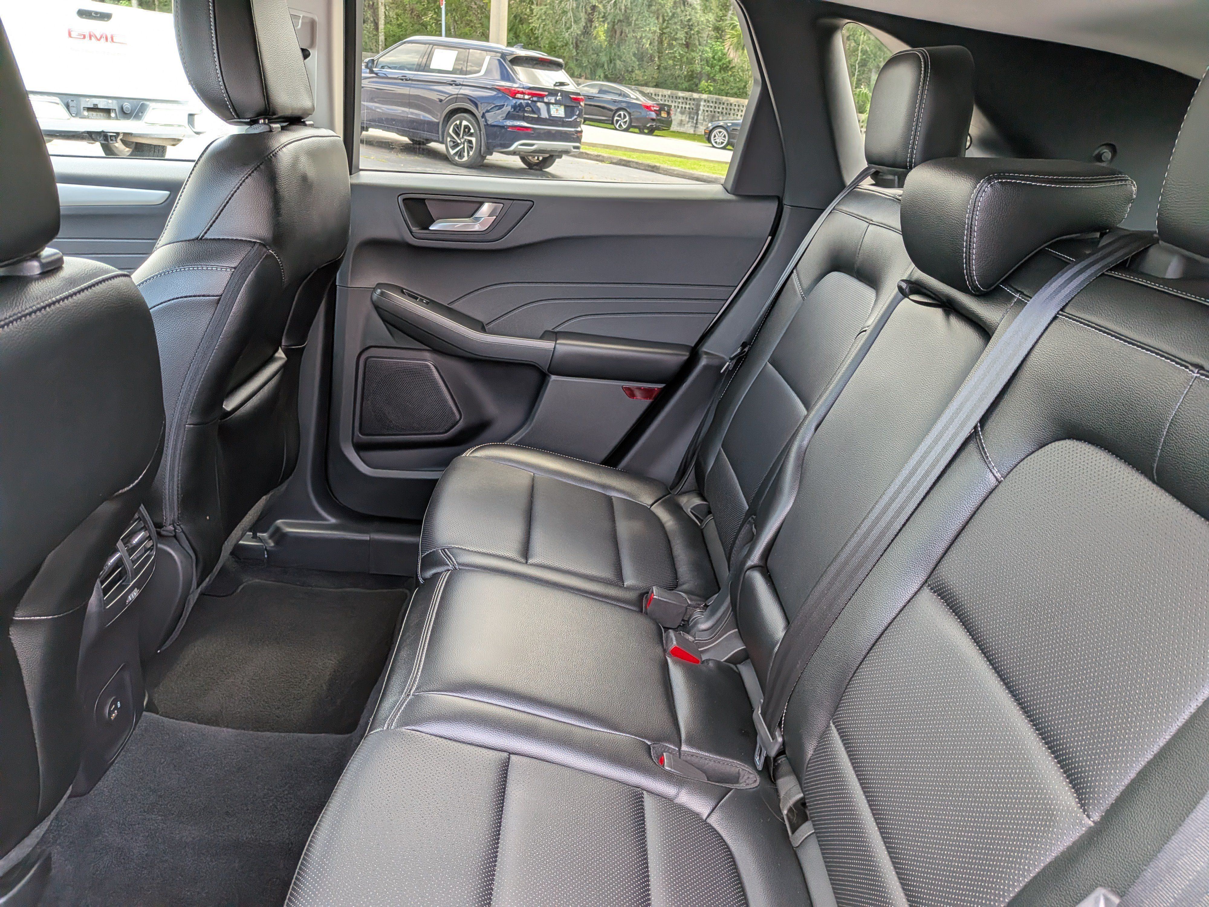 Used 2022 Ford Escape SEL FWD image 16