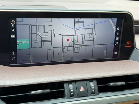 Used 2021 Lexus ES 300h Ultra Luxury FWD image 26