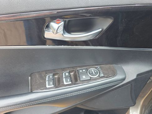 Used 2017 Kia Sorento AWD image 11