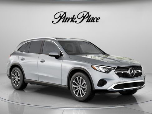 Used 2025 Mercedes-Benz GLC 300 image 32