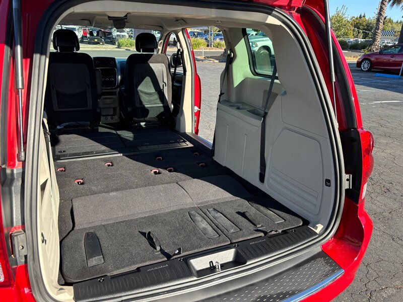 Used 2013 Dodge Grand Caravan American Value Package FWD image 14