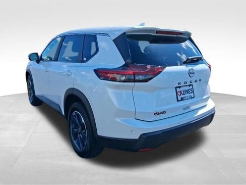 Used 2025 Nissan Rogue SV FWD image 10