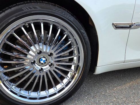 Used 2011 BMW 750Li xDrive AWD/4WD image 28