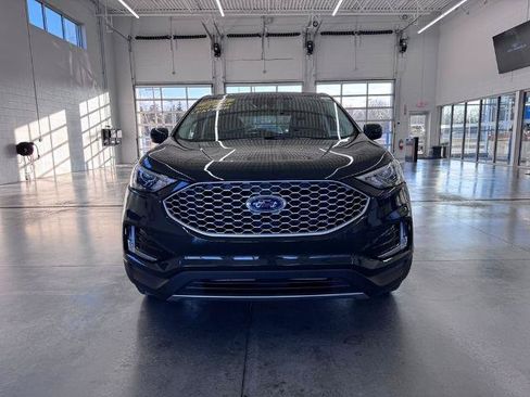 Certified 2024 Ford Edge SEL w/ Convenience Package AWD/4WD image 3