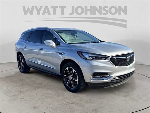 Used 2021 Buick Enclave Essence w/ Sport Touring Edition image 7