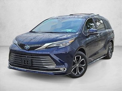Used 2025 Toyota Sienna Platinum