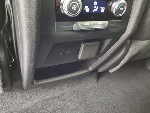 Used 2025 GMC Acadia Elevation image 27