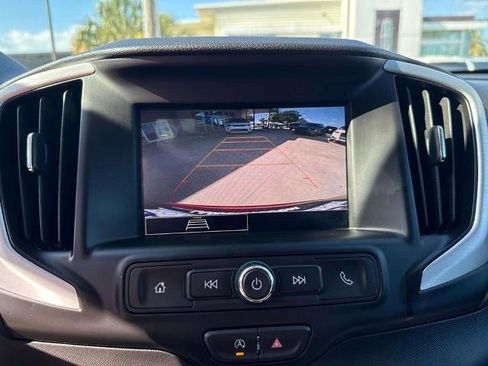 Used 2024 GMC Terrain SLE FWD image 28