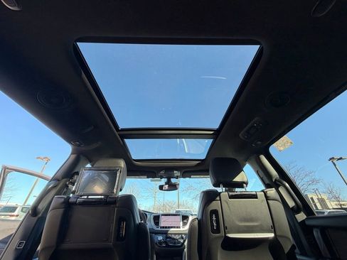 New 2026 Chrysler Pacifica Limited image 31