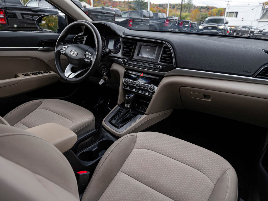 Used 2020 Hyundai Elantra SE FWD image 30