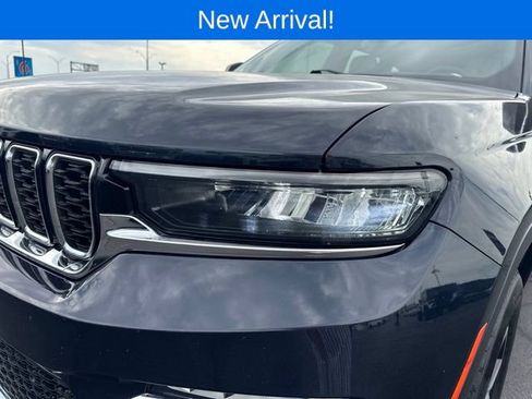 Used 2024 Jeep Grand Cherokee Limited AWD/4WD image 23