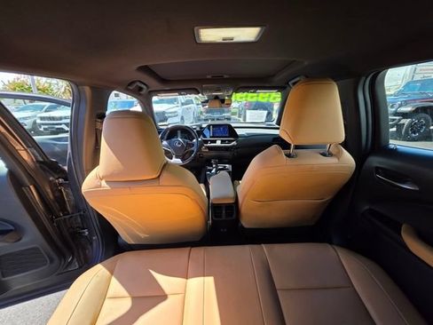 Used 2024 Lexus UX 250h FWD w/ Premium Package image 12