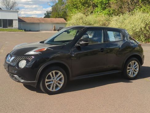 Used 2015 Nissan Juke S AWD/4WD image 2